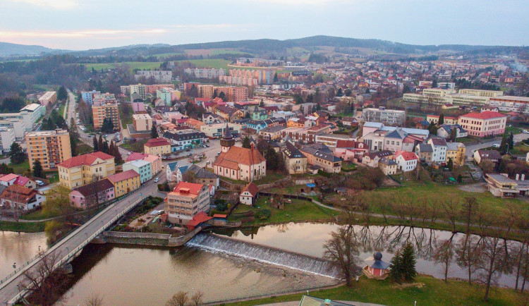 Nový most by měl v budoucnu pomoci dopravě ve Světlé nad Sázavou. Využijí ho řidiči, cyklisté i chodci