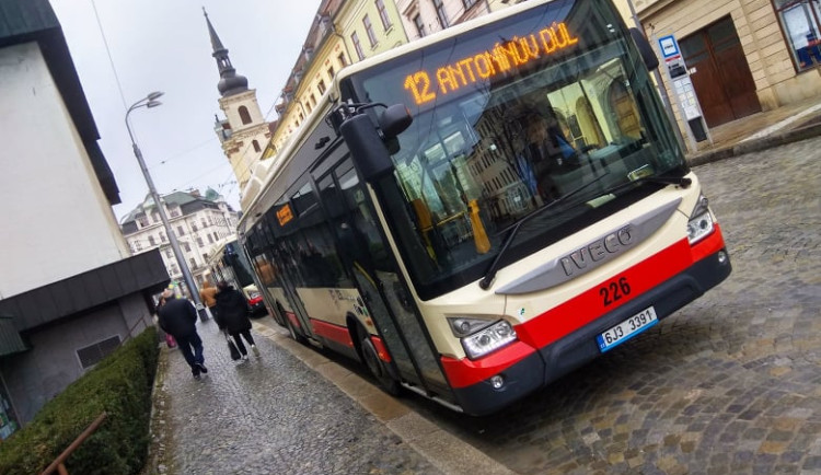 Navýšení cen v MHD jihlavskému dopravnímu podniku výrazně pomohlo. Ve hře je přechodné nasazení naftových autobusů