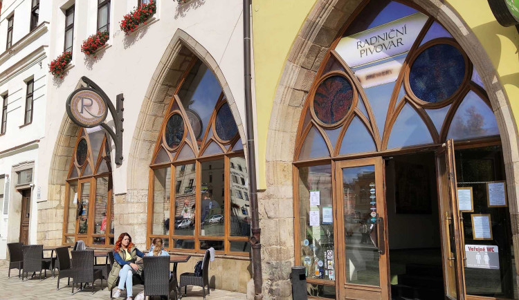 Lidé v Jihlavě mluví o konci Radniční restaurace. Situace ani doba není snadná, ale nechci to vzdát, říká majitel