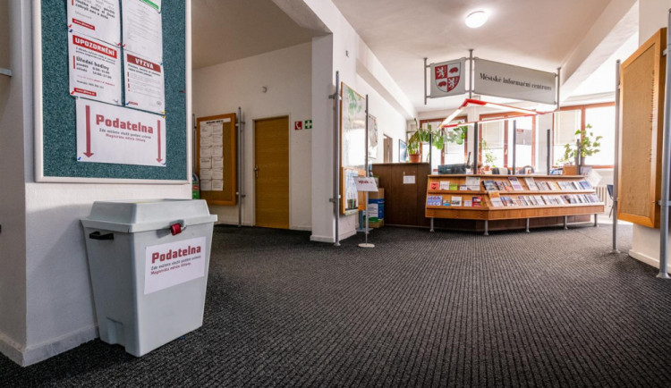 Magistrát v Jihlavě bude ve čtvrtek fungovat velmi omezeně. Návštěvu úřadu si raději naplánujte na jindy