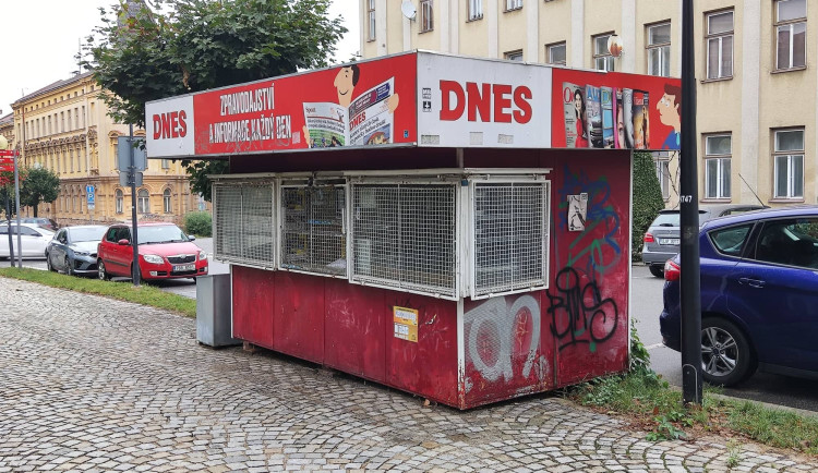 Z Palackého ulice zmizel předposlední fungující stánek v Jihlavě. Nebylo rentabilní držet trafiku dál, říká poslední majitel