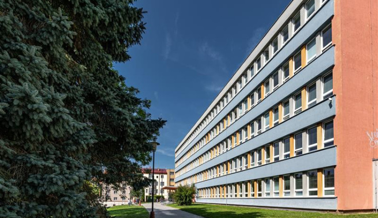Jihlavská ZŠ Seifertova slaví padesátiny. Poradili jsme si s covidem i s dětmi z Ukrajiny, hodnotí ředitel
