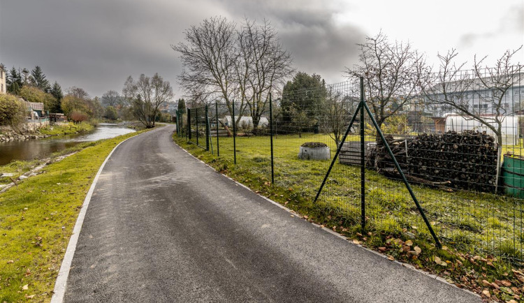 FOTO: Jihlava má další cyklostezku. Nakonec jsme se zvládli domluvit i se zahrádkáři, říká radnice
