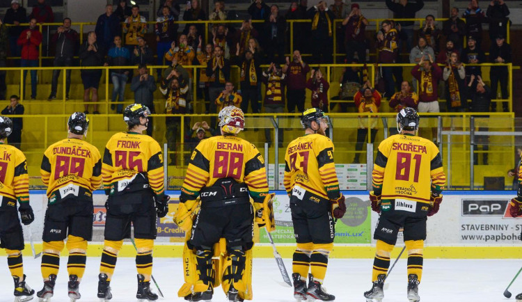 Dukle derby hrubě nevyšlo, Třebíči podlehla vysoko 2:6. V tabulce je šestá