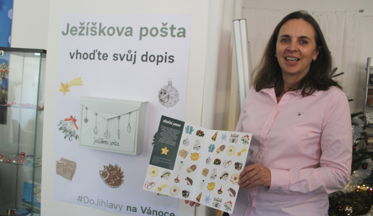 FOTO: Ježek, kam se podíváš. Jihlava otevřela nové informační centrum se schránkou pro Ježíška