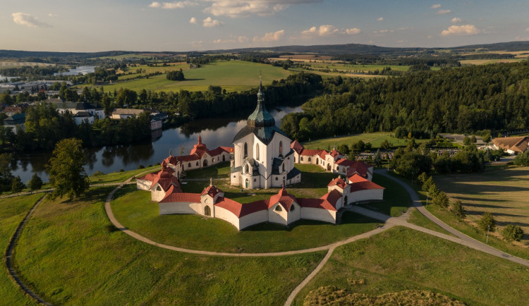 Stavitel Santini kvůli svému postižení nebyl kameníkem jako otec. Připomeňte si jeho dílo na Vysočině