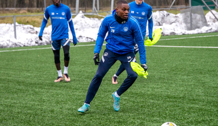 Slovan reaguje na zranění Višinského a Fukaly. Z Baníku přichází na hostování Ndefe