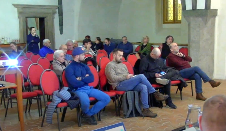 Chceme snížit počet značek. Budeme si muset zopakovat pravidla z autoškoly, znělo dnes na jihlavské radnici