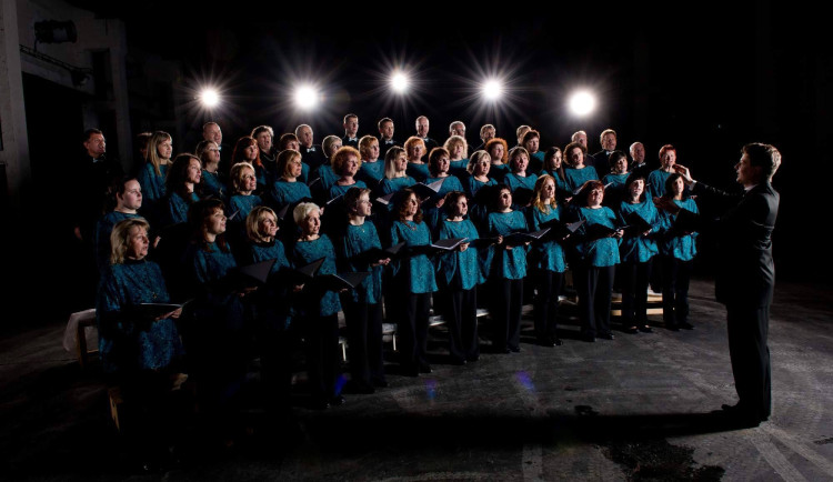 Jihlavský pěvecký sbor Melodie existuje už čtvrtstoletí. Výročí oslaví dvojkoncertem v divadle