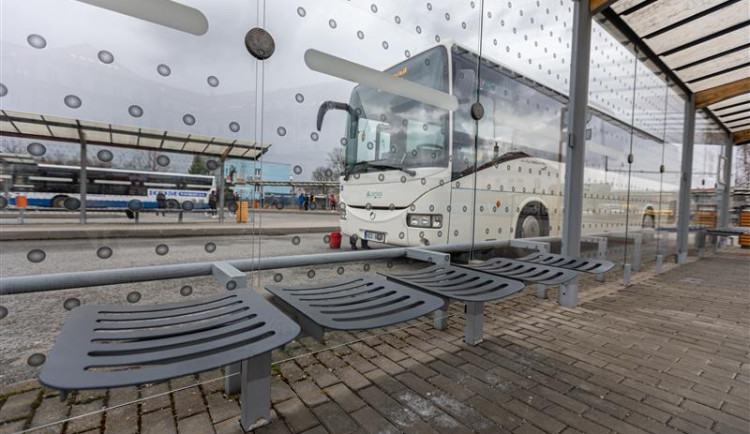 Kraj zrušil zakázky na autobusové dopravce. Cestujících se toto nijak nedotkne