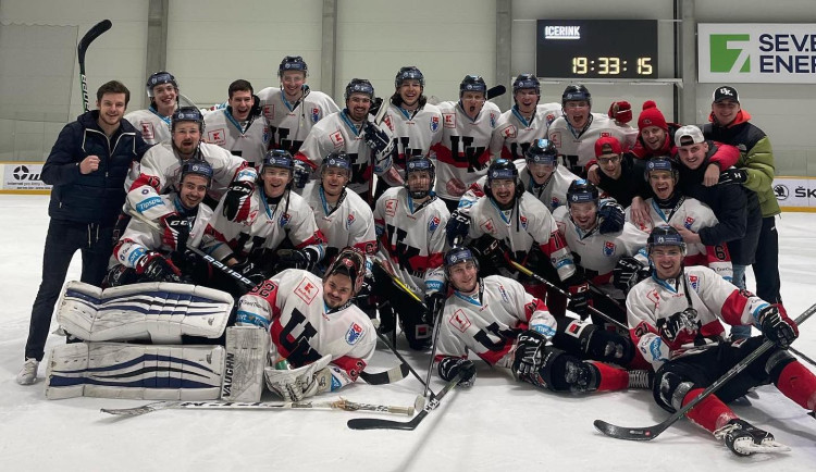 Univerzitním hokejistům v Praze vykradli šatnu, vzali vybavení za sto padesát tisíc