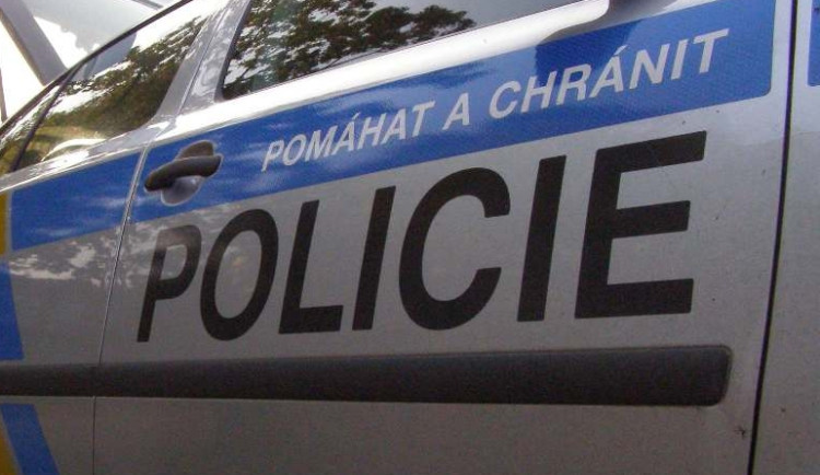 Sprosté nadávky, odpadky na zemi. Policie v Jihlavě vyjížděla k opilci se čtyřmi promile, vystřízlivěl na záchytce