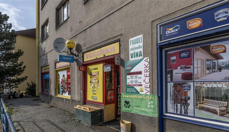 Konzumace alkoholu na veřejnosti. V Jihlavě přibylo dalších pět míst, kde lidé nesmí popíjet