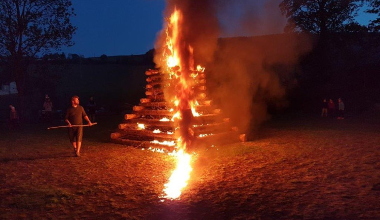 Pálení čarodějnic probíhalo na Vysočině v poklidu. Hasiči evidují tři plané poplachy