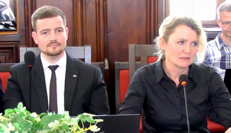 Horácká aréna: Město se dohodlo se stěžovateli z Tyršovy ulice. Vydírání, tvrdá podpásovka, znělo z úst zastupitelů