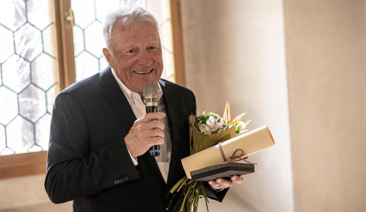 Město Jihlava ocenilo významné osobnosti, čestné občanství převzal bývalý hokejista Jiří Holík