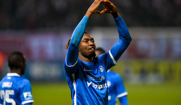 Oslabení pro Slovan. Victor Olatunji přestupuje do Sparty