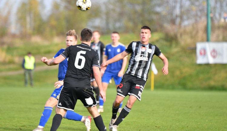 VIDEO: Zm*dství, zlobí se šéf krajského fotbalu po nařízené penaltě ve třetí lize