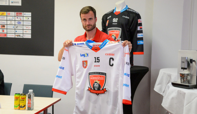V Hradci Králové startuje hokejová extraliga. Tým vede nový kapitán Honza Eberle