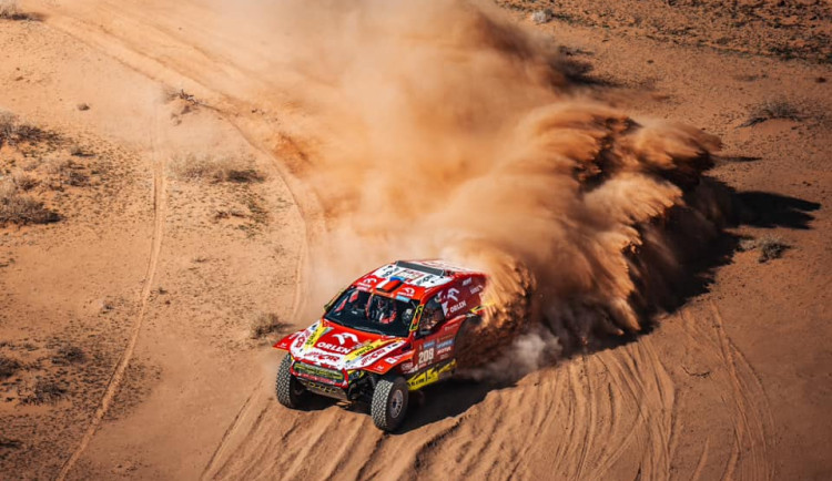 Prokop se na Dakaru cítil jako na D1 v pátek, přesto zajel v druhé etapě desátý nejlepší čas. Dařilo se i Čechům v kamionech