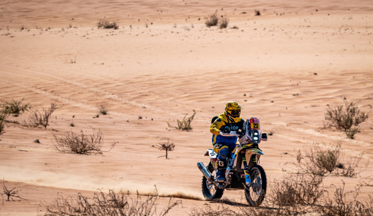 Budějčák Michek má za sebou dvoudenní dakarskou etapu. V půli soutěže drží jedenácté místo