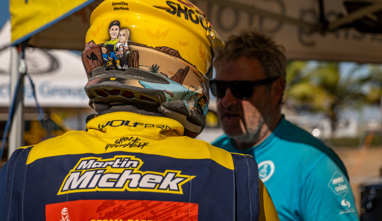 VIDEO: Michek dál na Dakaru uzavírá první desítku. Dneska to bylo úplné peklo, řekl v cíli etapy