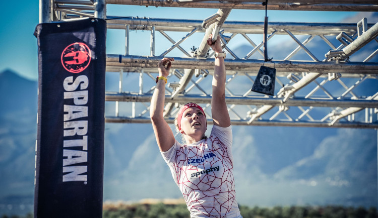 Překážkové závody jsou výzva i zábava, říká úspěšná závodnice Klára Lokajíčková