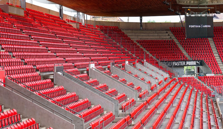 Kauza vrácení plotu na stadion Slavie je podle šéfa Fotbalové asociace vyhrocená. O všem bude ještě jednat