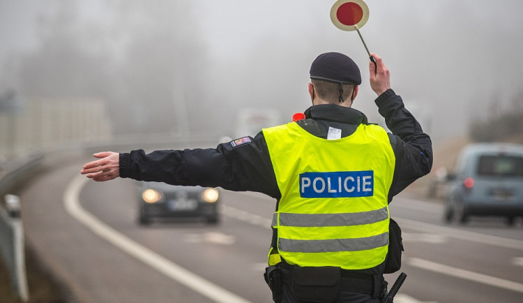 Od rána v terénu. Řidiči, dejte pozor na rychlost, tady všude dnes budou hlídkovat policisté