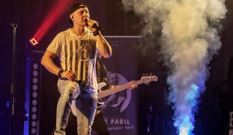 Jedno velké díky patří vám. Hasič z Telče složil píseň zdravotníkům, kteří mu vloni hodně pomohli