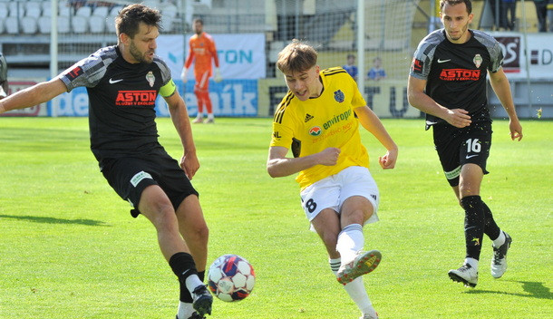 FC Vysočina hrála naposledy doma, v záchranářské bitvě se radovala Viktoria Žižkov