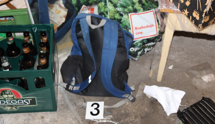 Tak dlouho kradl, až skončil v poutech. Nenapravitelný zloděj nechal na místě činu svůj batoh