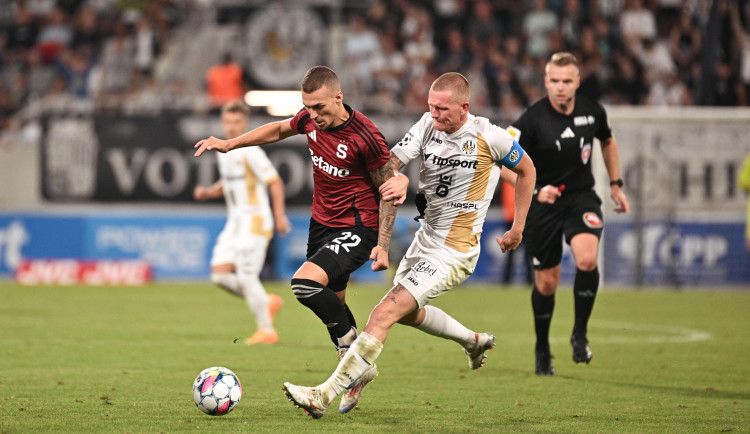 Dvě branky zajistily Spartě vítězství v Hradci