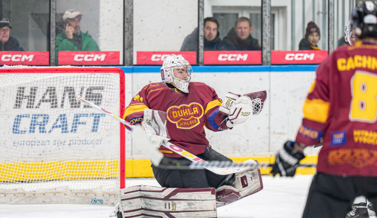 Šestý zápas se Vsetínem Dukla prohrála. V závěru utkání se do sebe pustilo několik hráčů