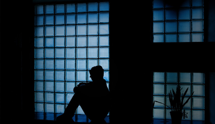 Když léčba bolí víc než nemoc. Jak daleko mohou zajít metody psychiatrických zařízení?