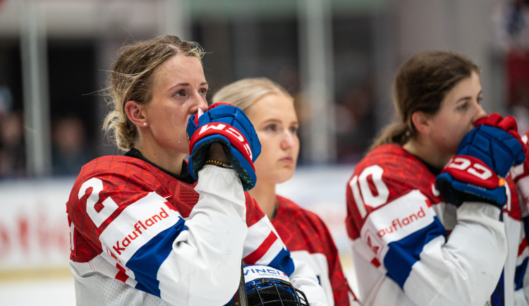 Hokejistky ztratily v boji o bronz na MS tříbrankový náskok a prohrály s Finskem