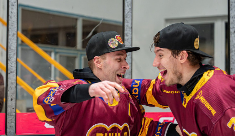 ANKETA: Dukla odtajnila ceny vstupenek na příští sezónu. Do nové arény i za méně než dvě stě korun