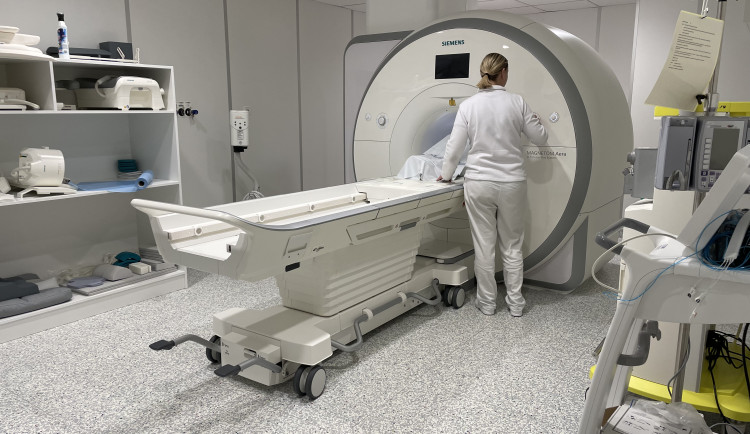 Pacienti v jihlavské nemocnici mohou teď na magnetickou rezonanci i v sobotu