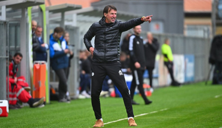 Na každou s... se vaří voda, rozohnil se Straka na účet Dynama