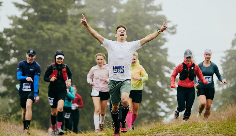 Běhej lesy Klínovec: parné léto vystřídala pravá krušnohorská jízda