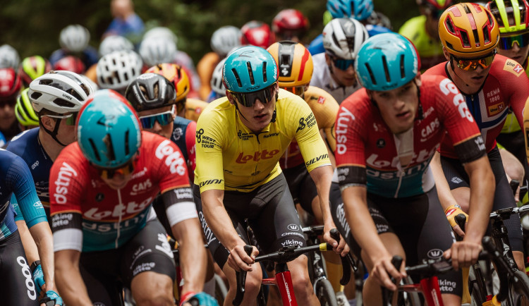 Hromadný pád cyklistů u Křečova, šest zraněných. Na místě zasahoval i vrtulník