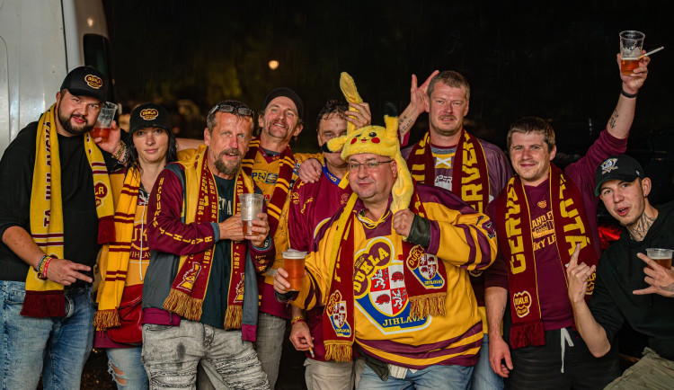 Dukla v prvním derby porazila Třebíč 2:0. Závěr utkání okořenila bitka