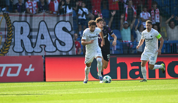Slovan neudržel vedení nad mistrem, se Slavií remizoval 1:1