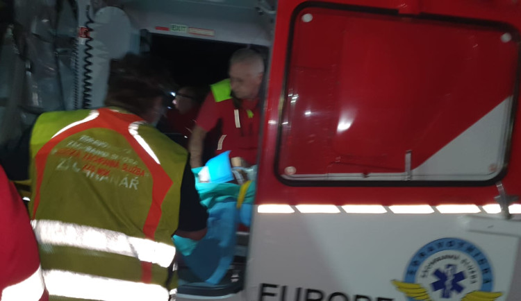 Požár rodinného domu v Milíkově. Muž utrpěl vážné popáleniny, škoda je 700 tisíc