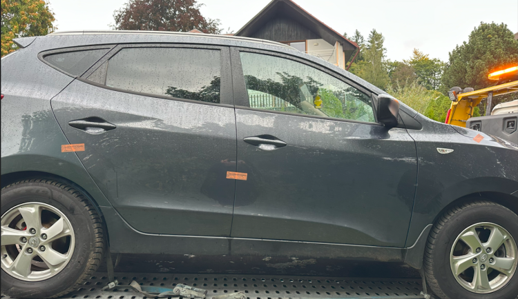 Muže z Jablonecka policisté obvinili z 252 podvodů. Hrozí mu osm let