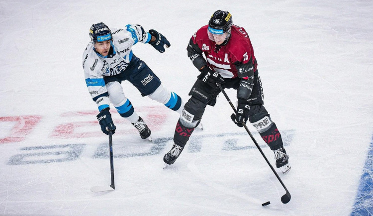 Bílí Tygři porazili Spartu 3:1. Otočku ve třetí části dirigoval dvěma góly Pytlík