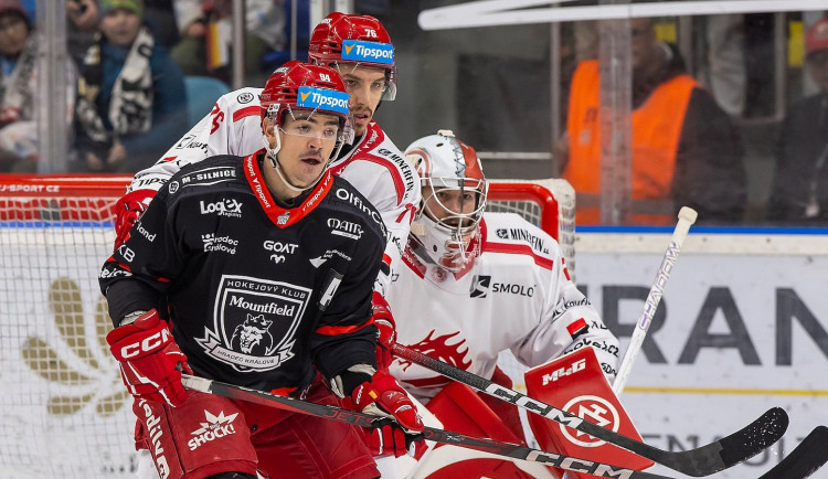 Šňůra výher přetržena, Oceláři podlehli Hradci 1:4