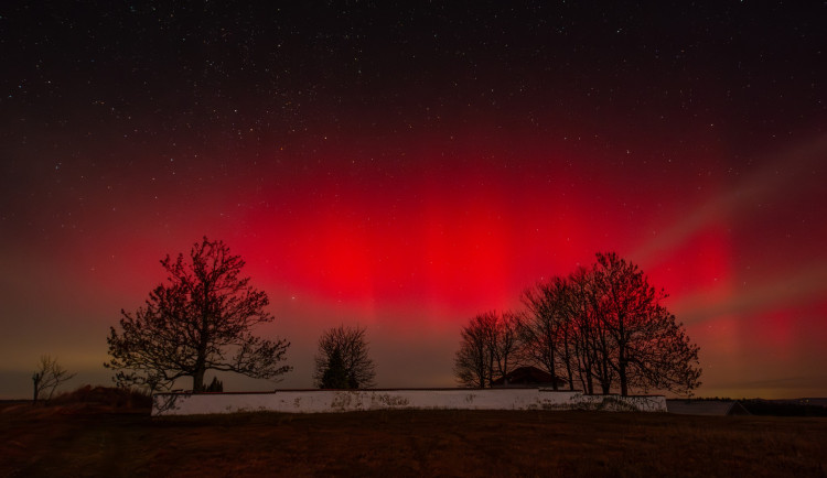 Nevšední podívaná. Polární záře nad Krušnými horami zaujala nejen fotografy