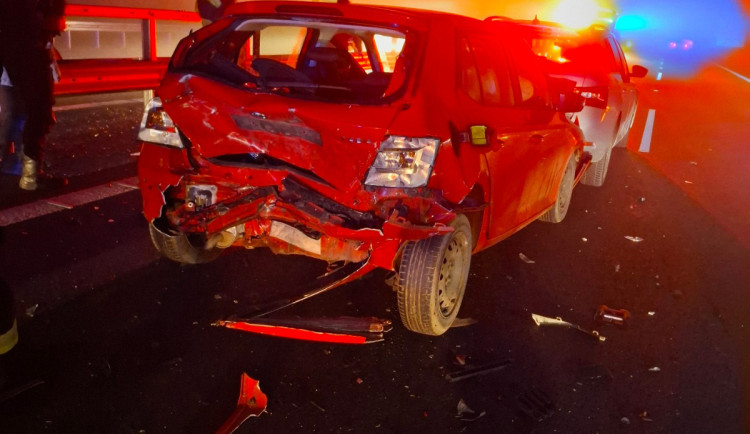 Nebezpečí mlhy na silnicích. Zásadní je nepodceňovat svícení, radí expert BESIPu