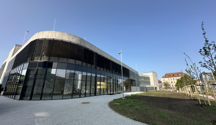 V třebíčské nemocnici bude hořet elektromobil. Naštěstí jen jako, půjde o cvičení